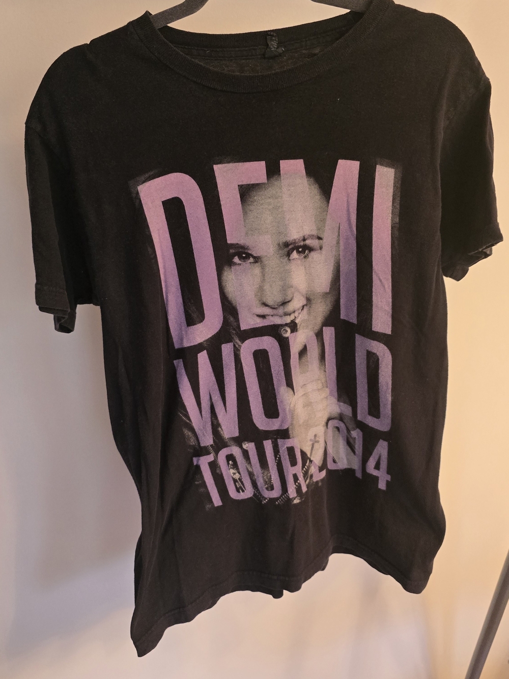 Demi Lovato World Tour 2014 Concert Black Graphic Crew Neck T-Shirt Size M